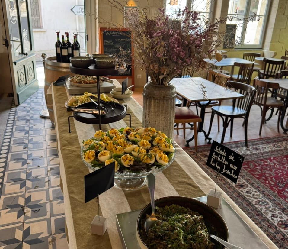 Ambiance buffet a la Corne Verte